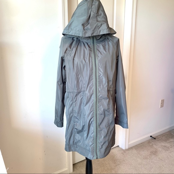 ATHLETIC WORKS Hooded Kids’ Lightweight Rain Jacket—SZ. L (12-14) - Picture 3 of 15